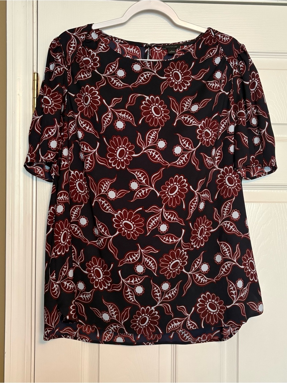 Ann Taylor Women’s darkest navy Short-Sleeve Blouse — burgundy & White Pattern